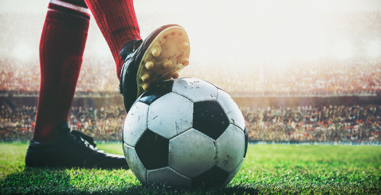 法尔克：拜仁考察了累西腓体育中场泽-卢卡斯，巴萨也有意