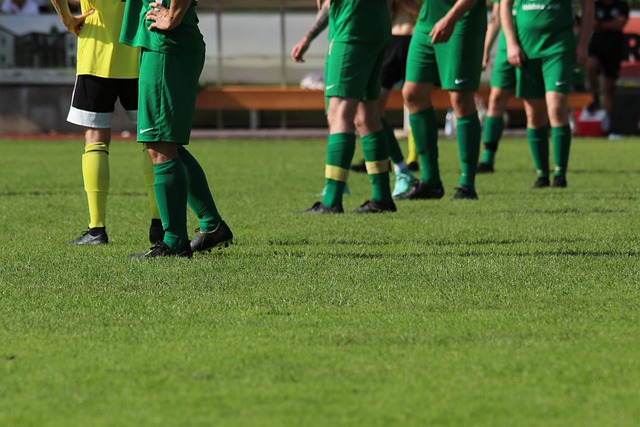 记者：阿德耶米决定明夏离开德甲，曼联、切尔西均有意