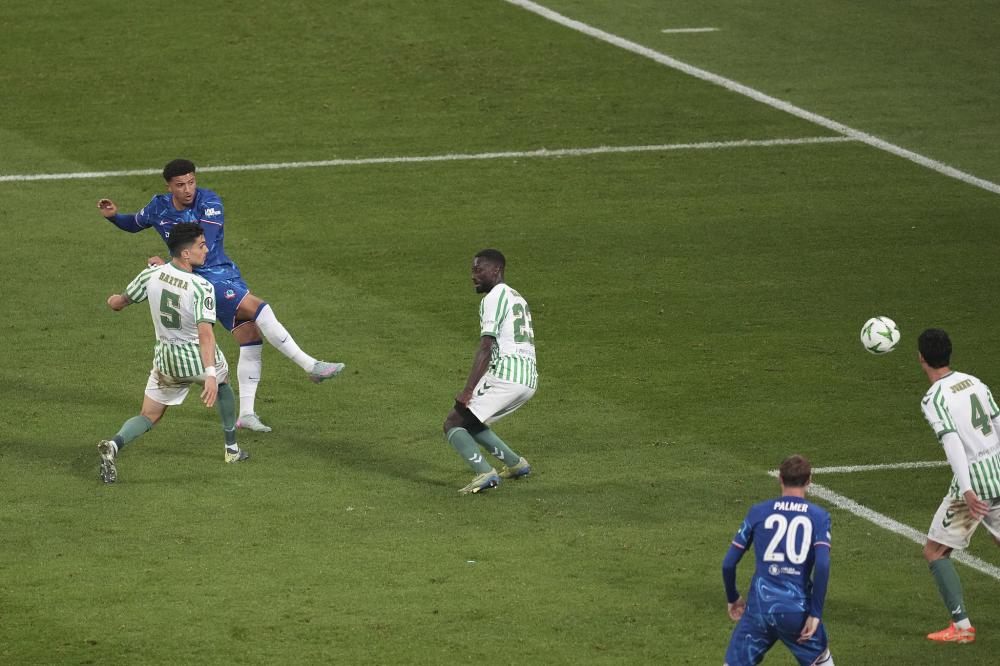 历史上中锋20分+10助攻场次：约基奇165次断档领跑